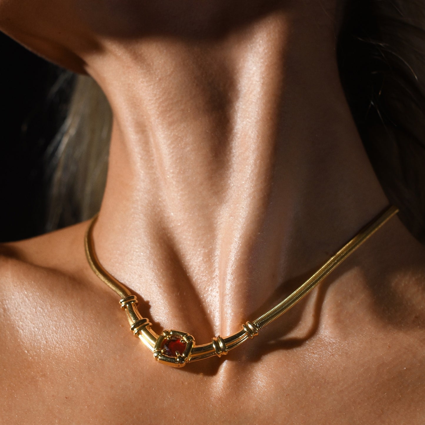 ODETTE GOLD GARNET STONE NECKLACE