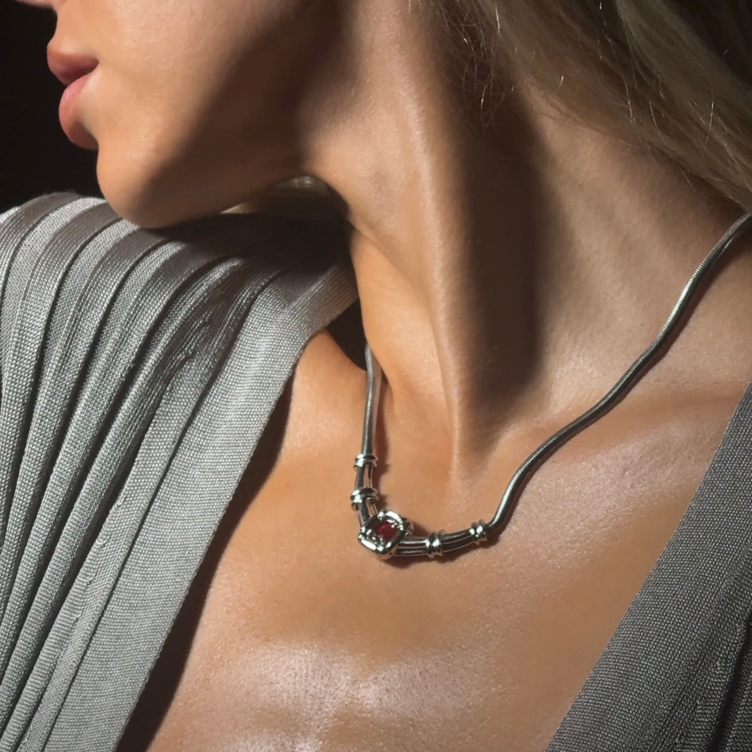 ODETTE SILVER GARNET NECKLACE